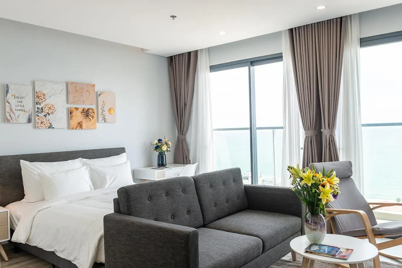 Отель Marina Suites Apartment Нячанг