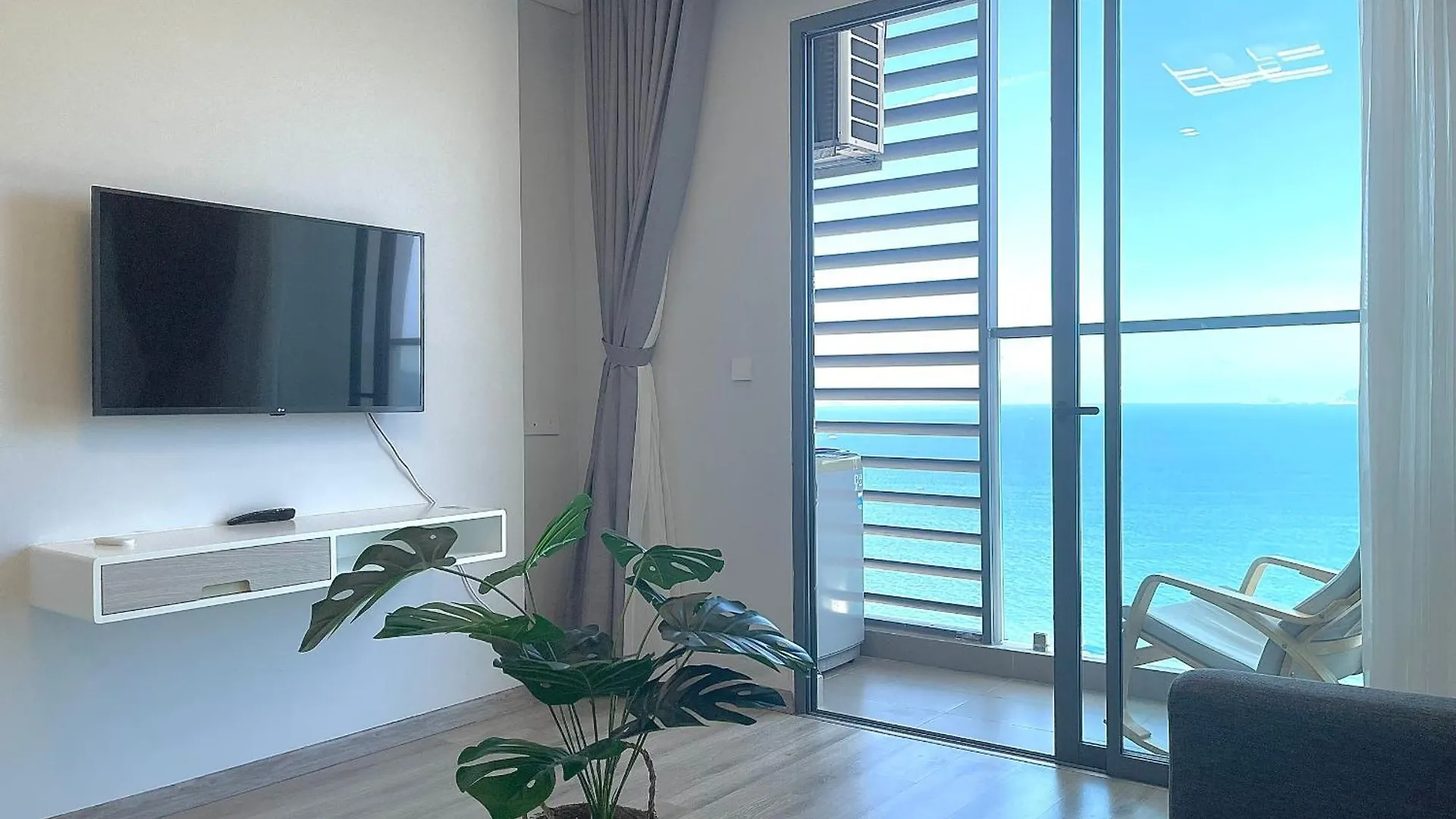 Marina Suites Apartment Нячанг 4*,