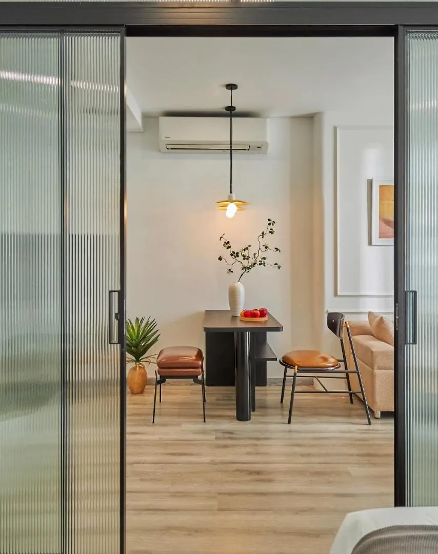 Отель Marina Suites Apartment Нячанг